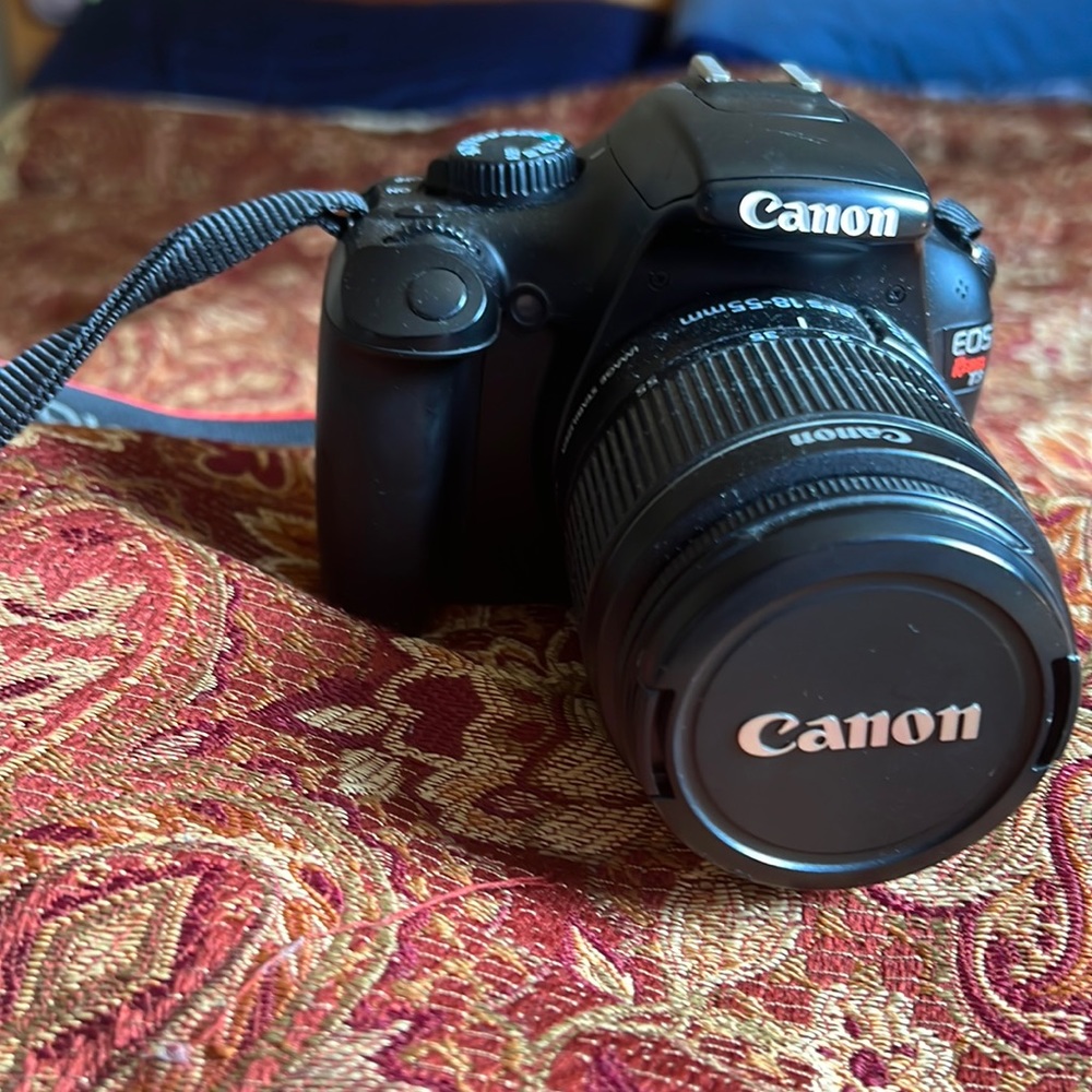 Canon Rebel t3 EOS Digital Camera Kit